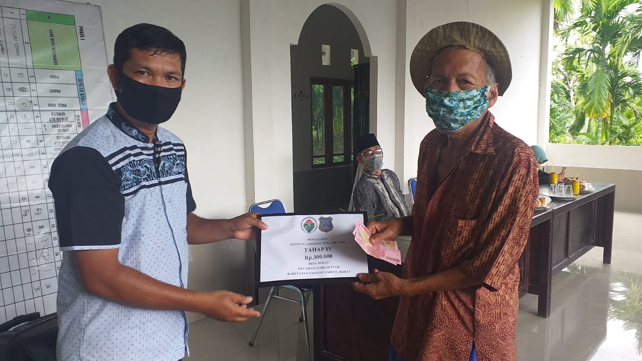 46 KK di Desa Semau Terima BLT Dana Desa Tahap Empat