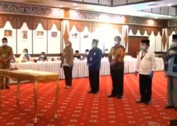 Penandatanganan Pakta Integritas Kandidiat Gubernur dengan KPK, Hanya CE yang Tak Hadir