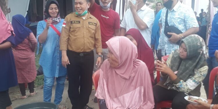 Tiba di Pematang Jering, Al Haris Disambut Heboh Emak-emak