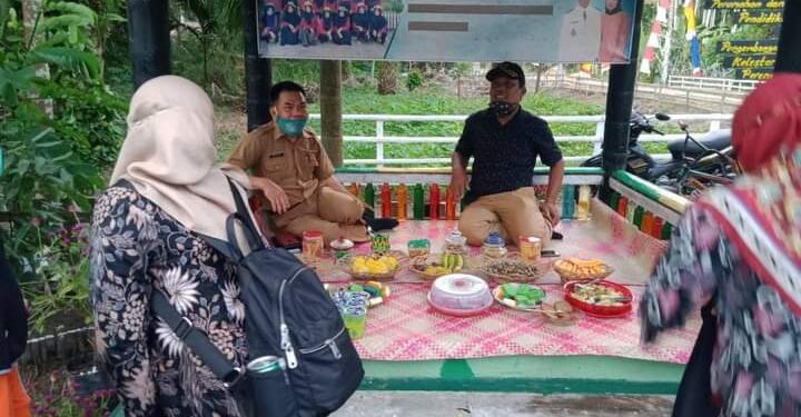 Tim Penilai Lomba HATINYA PKK Sambangi Desa Teluk Kulbi