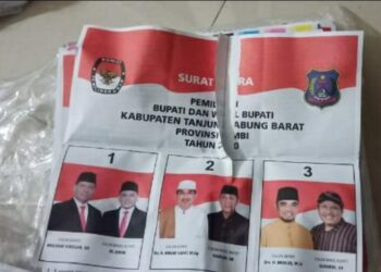 Ribuan Surat Suara Pilkada di Tanjabbar Rusak