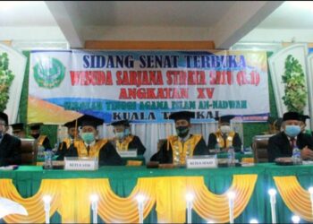 STAI An Nadwah Gelar Wisuda 305 Mahasiswa