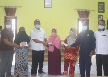 Pemdes Sungai Rambai Salurkan BLT DD Tahap Akhir Kepada 124 KPM