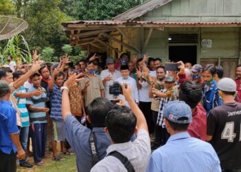 Di Gurun Baru Mandiangin, Warga Curhat Jalan Rusak dengan Al Haris