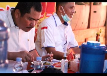 Hari Terakhir Kampanye, Hamas-Apri Sapa Pedagang Pasar Muarabungo