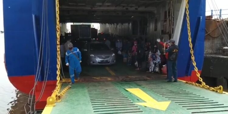 Jumlah Arus Mudik Akhir Tahun Melonjak di Pelabuhan Roro Kualatungkal