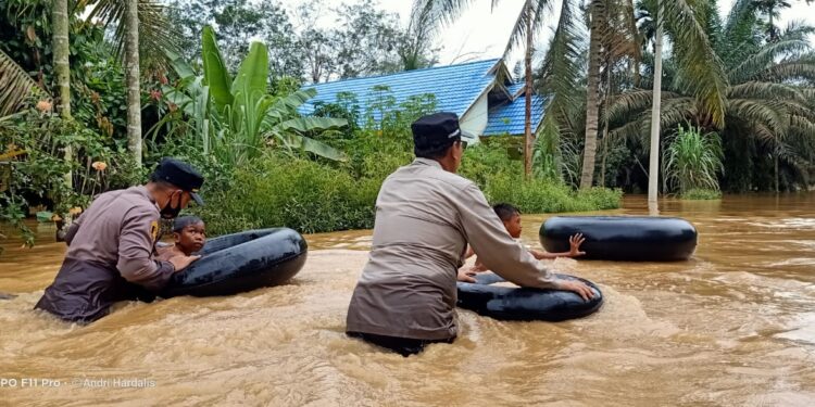 Banjir Hingga 2 Meter, Ratusan Rumah di 4 Desa di Kecamatan Batang Asam Terendam