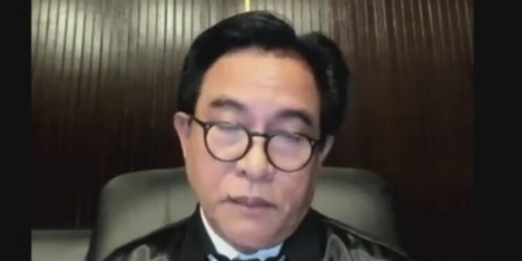 Klaim Kemenangan CE – Ratu Tenyata Berpatok Pada Hasil Lembaga Survey