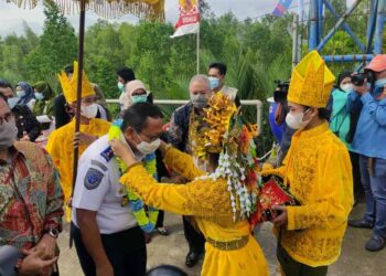 Bupati Tanjabbar Bersama Dirjen Hubdat Resmikan Pelabuhan Roro