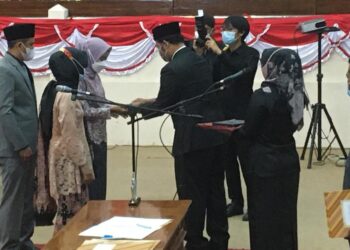 Bunga dan Jamilah Resmi Di Lantik Jadi Anggota DPRD Tanjabar PAW Mulyani dan Hairan