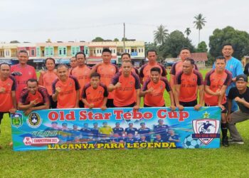 Serunai Baru Legend FC Memastikan Gelar Juara Turnamen Bola Kaki Old Star Tebo Cup U-40