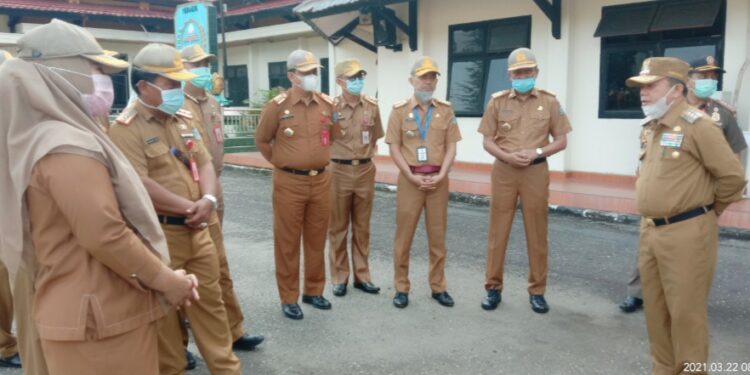 Menunggu Putusan MK, Al Haris Tetap Jalani Tugas Sebagai Bupati