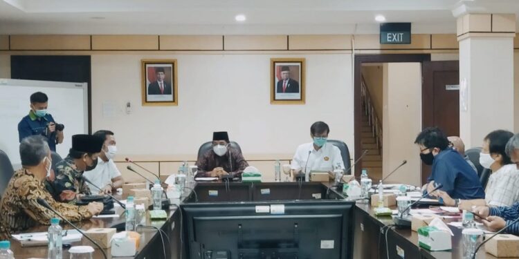 Masih Ada Puluhan Desa di Tanjabbar Belum Dialiri Listrik, Bupati Temui Dirjen ESDM