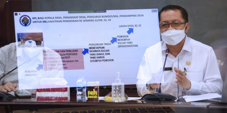 Kemendes Targetkan Program Kuliah Bagi Kades dan Pendamping Desa Mulai Tahun Ini