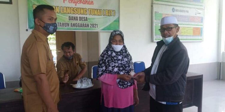 65 KPM di Desa Semau Terima BLT DD Tahap 1 Tahun 2021