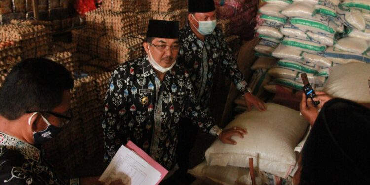 Jelang Ramadhan, Bupati Pastikan Harga Sembako Masih Relatif Stabil