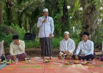 Merawat Tradisi Lokal, Warga Desa Dataran Kempas Nyekar Bareng dihadiri Bupati dan Wabup Tanjabbar