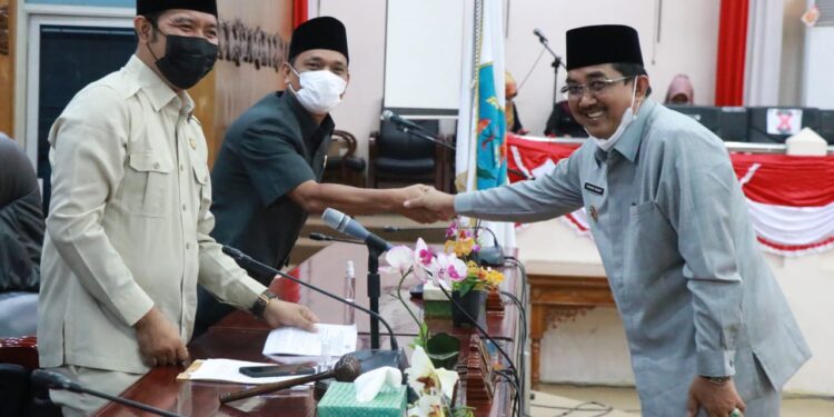 Bupati Sampaikan 4 Ranperda ke DPRD Tanjabbar