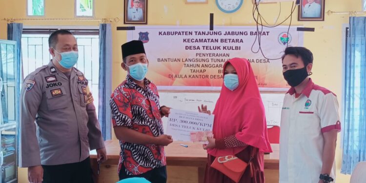 Pemdes Teluk Kulbi Kembali Serahkan BLT Dana Desa Tahap II Rp.300 Ribu