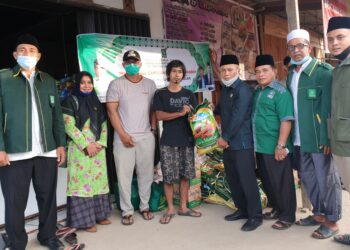 DPC PKB Tanjabbar Serahkan Bantuan untuk Korban Kebakaran di Pasar Teluk Nilau