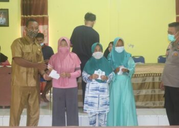 Pemdes Sungai Rambai, Kembali Bagikan BLT DD Tahap III Ke 103 KPM