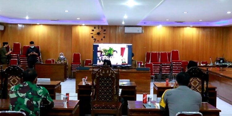 Ketua DPRD Tanjabbar Hadiri Rapat Koordinasi Kepala Daerah Secara Virtual