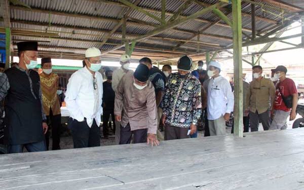 Tinjau Kondisi Pasar Desa Teluk Ketapang, Bupati Janji Bakal Renovasi Melalui APBD- P 2021