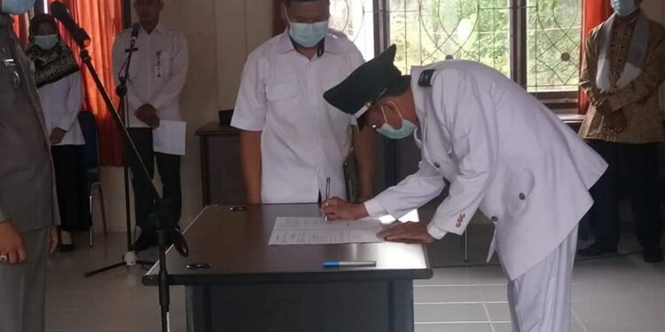 Ansori Resmi Dilantik Menjadi Kepala Desa PAW Bram Itam Kanan