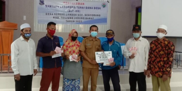 Jelang Lebaran, 123 KPM di Desa Sungai Landak Terima BLT Dana Desa Tahap III
