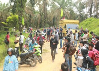 Puluhan Tahun Konflik Lahan, Ratusan Warga Desa Tanjung Paku Duduki Lahan PT IIS