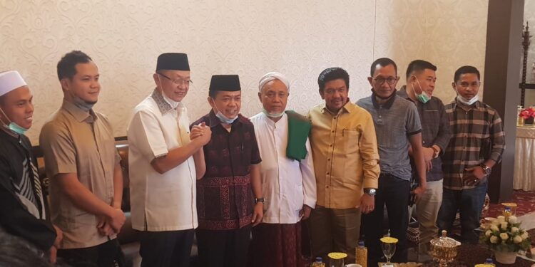 Al Haris Sambangi Kediaman CE, Ajak Bersama-sama Membangun Jambi
