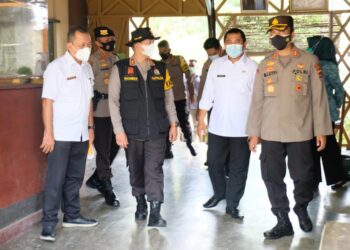 Kapolda Jambi Gelar Rapat Terkait Vaksinasi dan Penambahan Ruang Isolasi Bersama Pemkab Bungo 