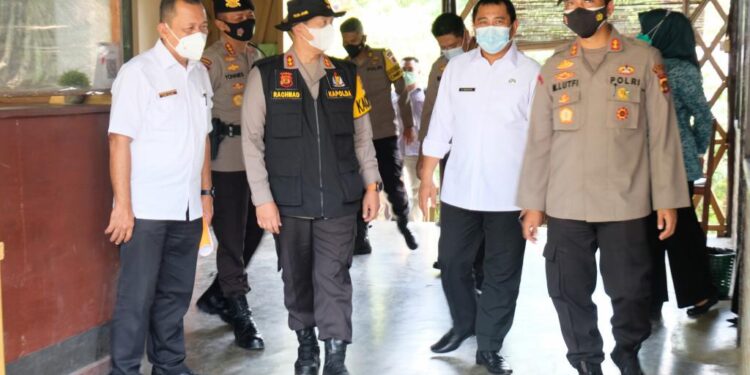 Kapolda Jambi Gelar Rapat Terkait Vaksinasi dan Penambahan Ruang Isolasi Bersama Pemkab Bungo 