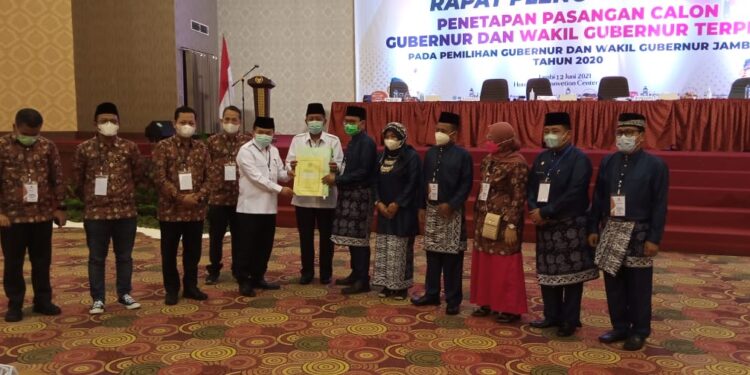 Pleno KPU Jambi, Haris-Sani Resmi Ditetapkan Sebagai Gubernur dan Wagub Terpilih