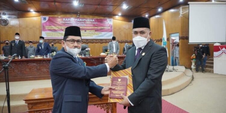 Hasbi Resmi Jabat Anggota DPRD Tanjabbar, Gantikan Almarhum H.Udin