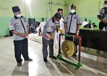 Ditandai Pemukulan Gong, Arpin Siregar Buka Acara Kejurkab IPSI 2021