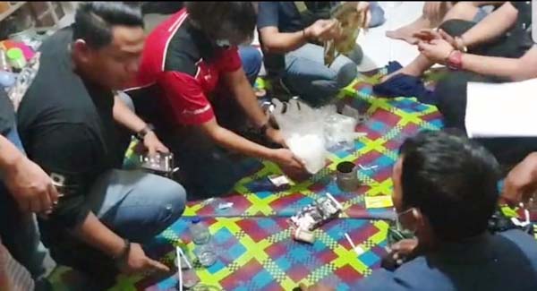 Polda Jambi Amankan 3 Terduga Kurir Sabu di Desa Sungai Badar