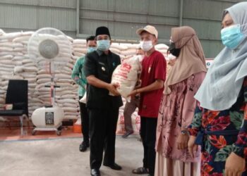15.364 KPM di Tanjabbar Dapat Bantuan Beras PPKM