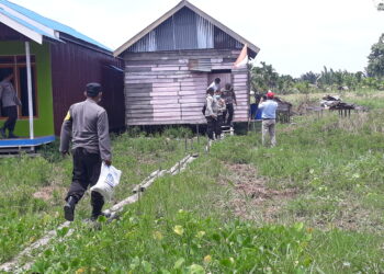 Salurkan Bantuan Kapolda Jambi Di Desa Semau, Kapolsek Himbau Masyarakat Patuhi Prokes