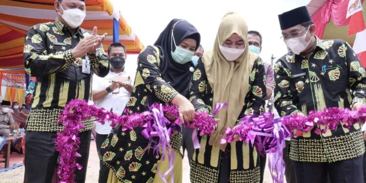 Kunker ke Tebing Tinggi, Bupati  Resmikan Cafe Alas Desa Delima Serta Tinjau Bazar Inovasi TP-PKK