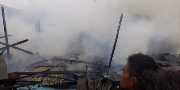 Sijago Merah Hanguskan Rumah Warga RT. 22, Gang Mulia, Tungkal Harapan