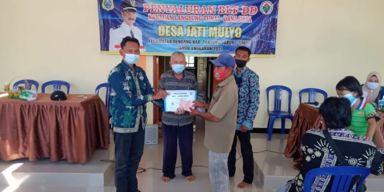 Pemerintah Desa Jati Mulyo Bagikan BLT ke  57 KPM