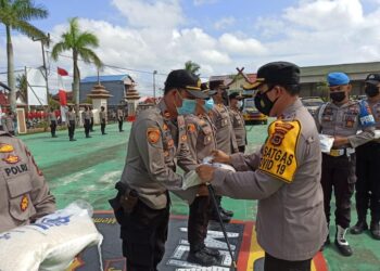 1.200 Karung Beras Bansos Dari Kapolda Jambi, Dibagikan Kapolres Tanjabbar