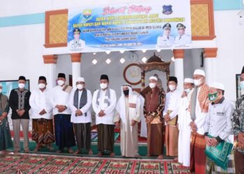 Safari Jum’at ke Muara Papalik, Wagub, Bupati dan Wabup Resmikan Masjid Al-Muta’allimin Rantau Badak
