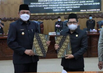 Wabup Hairan Hadiri Rapat Paripurna IV Penyampaian Laporan Panitia Khusus dan RPJMD