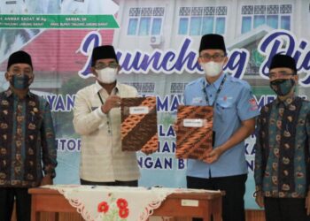 Bupati Tanjabbar Hibahkan Tanah ke Kemenag Untuk Pembangunan 7 Kantor KUAKec