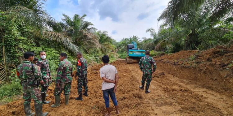 TMMD ke-112 Kodim 0416 Bute, Buka Jalan Pintas untuk Warga Menuju Pasar Sungai Bengkal