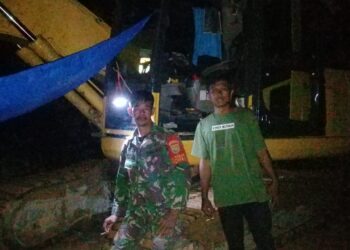 Jaga Alat Berat, Satgas TMMD Tidur di Lokasi Bersama Warga