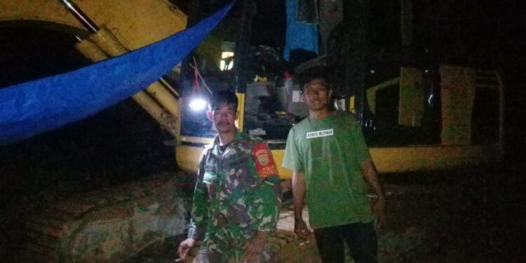 Jaga Alat Berat, Satgas TMMD Tidur di Lokasi Bersama Warga