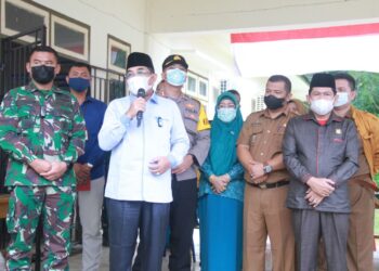 Tinjau Giat Serbuan Vaksin TNI Kodim 0419/Tanjab di Betara, Bupati Apresiasi Pada Jajaran TNI dan Tim Medis